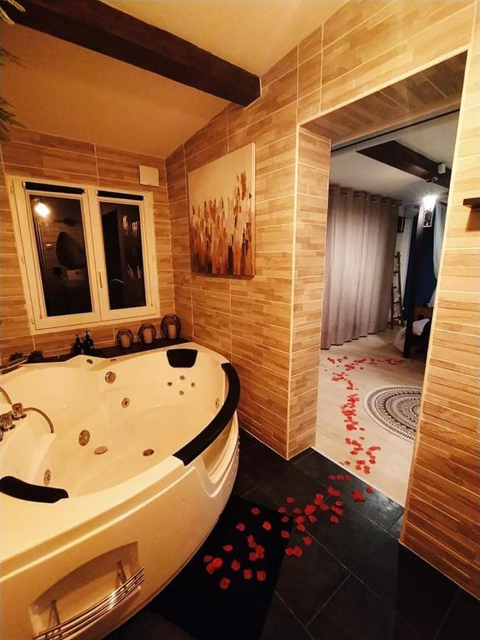 A L'Oree Des Pins - Gite Et Spa De 30 M2- Home Cinema Et Massage En Sup Cuges-les-Pins Εξωτερικό φωτογραφία