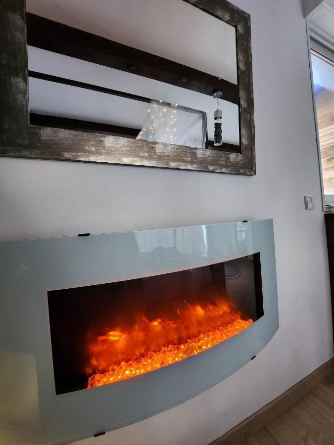 A L'Oree Des Pins - Gite Et Spa De 30 M2- Home Cinema Et Massage En Sup Cuges-les-Pins Εξωτερικό φωτογραφία
