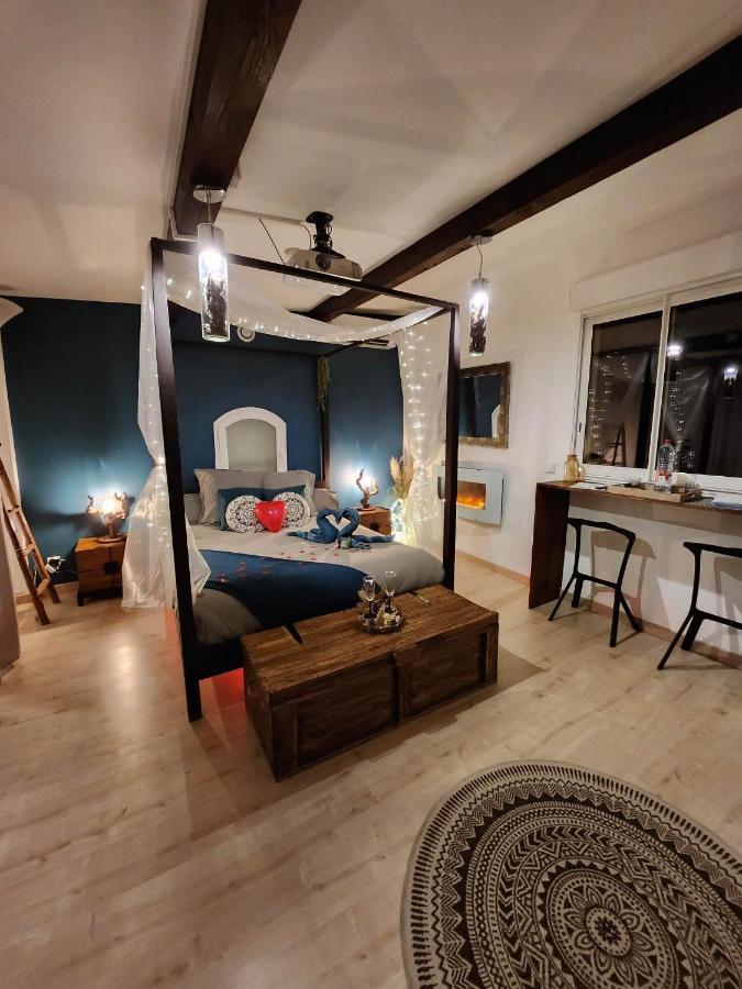 A L'Oree Des Pins - Gite Et Spa De 30 M2- Home Cinema Et Massage En Sup Cuges-les-Pins Εξωτερικό φωτογραφία